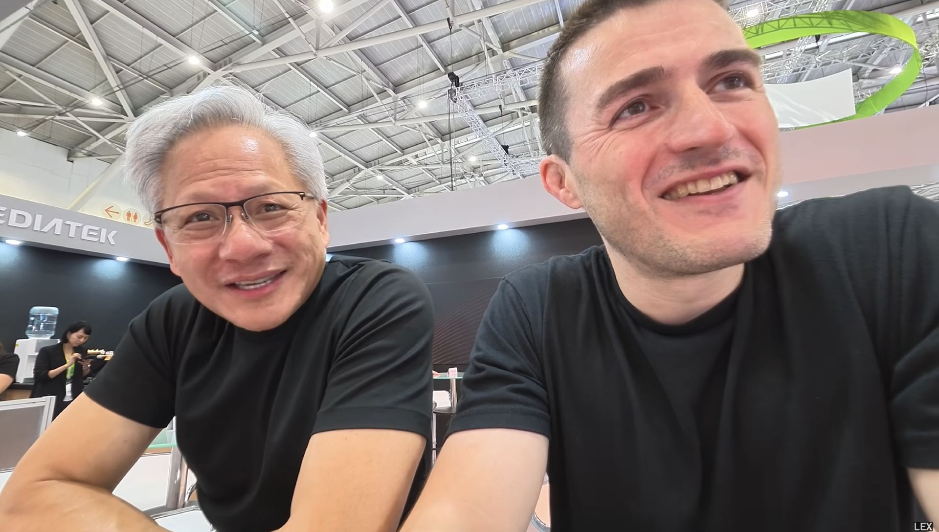 黄仁勋谈中国 AI 公司：算力很缺，但他们就是在拼命把事情做成